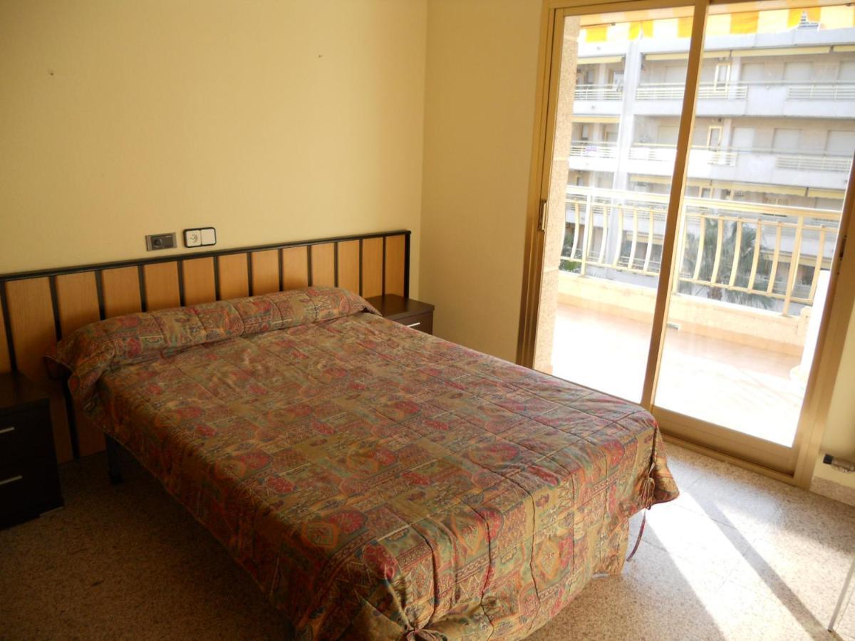 Apartamentos Indasol Салоу Екстер'єр фото