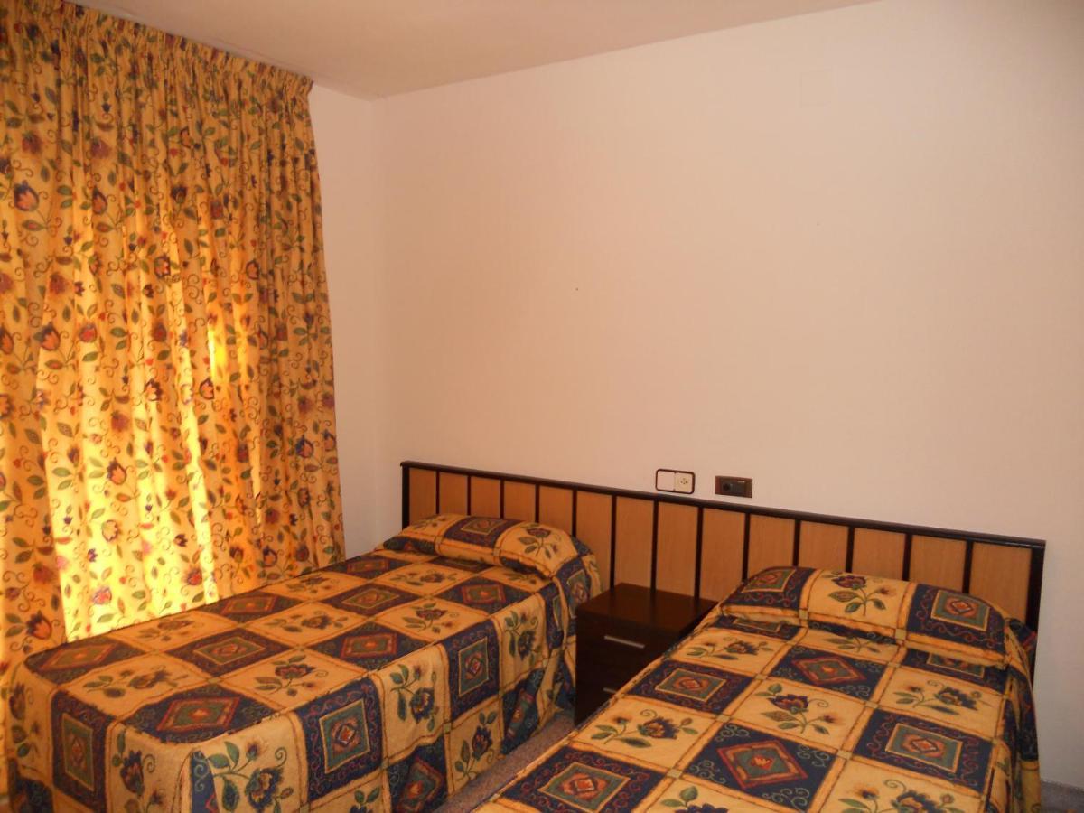 Apartamentos Indasol Салоу Екстер'єр фото